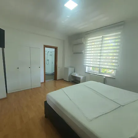 Garden * Βουκουρέστι