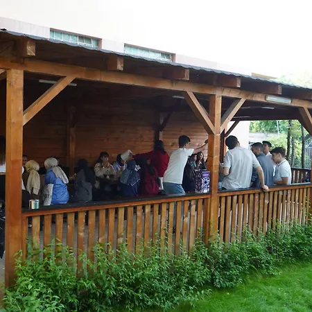 Garden Готель *