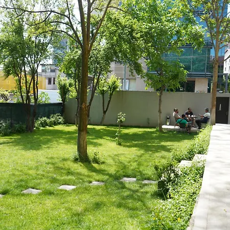 Garden Готель Бухарест