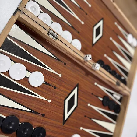 Готель Garden *