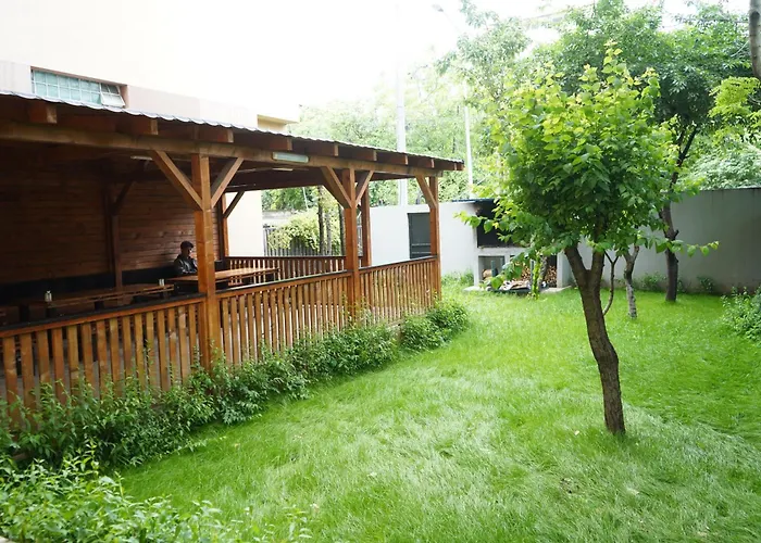 Garden Hotel *